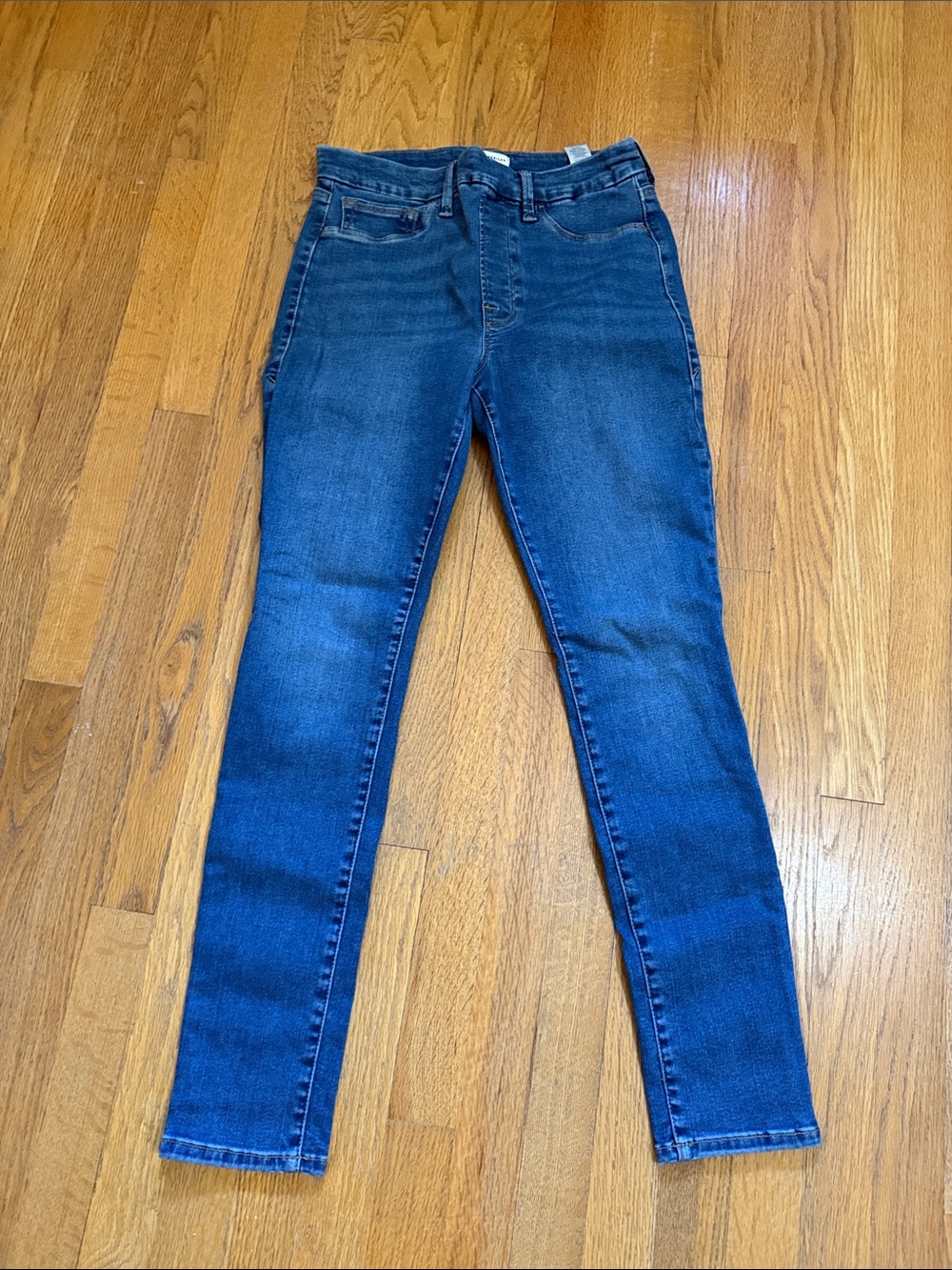 Classic High-Rise Dark Blue Skinny Jeans - Women